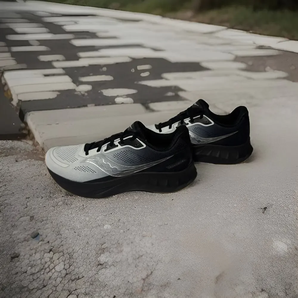 Size 11.5- Saucony Tide 2 Cloud Black